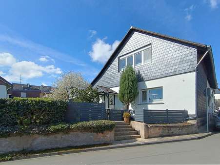 Zweifamilienhaus in 53501 Grafschaft mit 256m² kaufen
