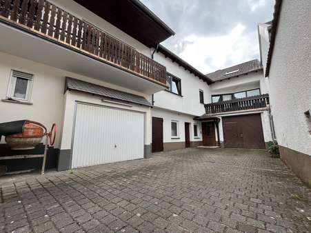 Zweifamilienhaus in 53498 Waldorf mit 211m² kaufen