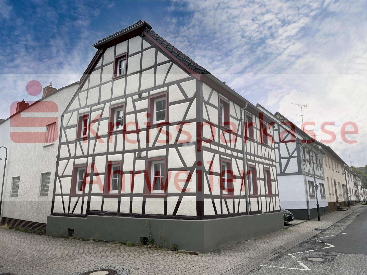 Zweifamilienhaus in 53498 Waldorf mit 211m² kaufen