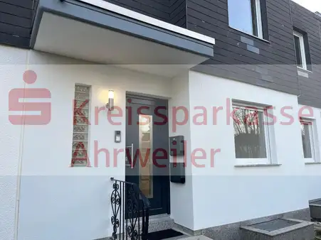 Saniertes Zweifamilienhaus direkt am Kurpark in Bad Neuenahr