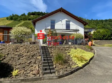 Gepflegtes Einfamilienhaus mit idyllischem Ausblick in Schleich a. d. Mosel