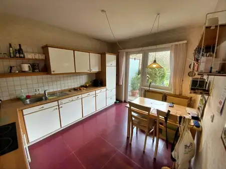 Wohnhaus mit großer Einliegerwohnung und mit tollen Gärten in Ehrang