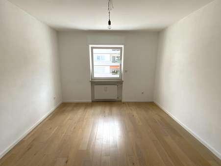 Schlafzimmer Schlafzimmer - Etagenwohnung in 54329 Konz mit 98m² kaufen