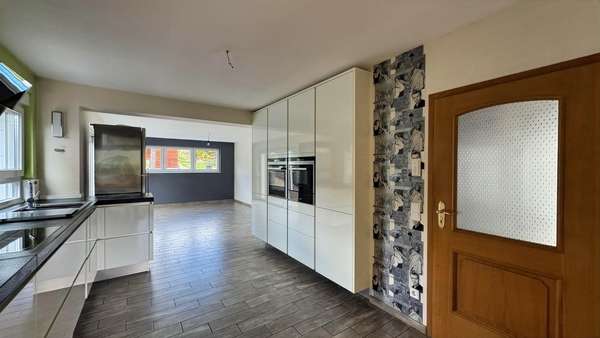 Küche mit Essbereich - Einfamilienhaus in 54439 Saarburg mit 258m² kaufen