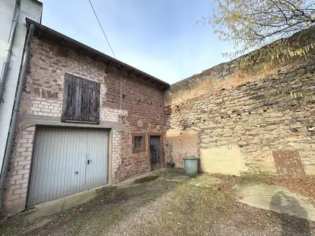 Teilrenoviertes Reihenmittelhaus in Ayl