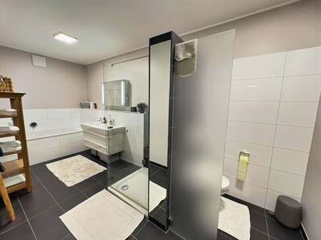 Bad - Erdgeschosswohnung in 54295 Trier mit 142m² kaufen