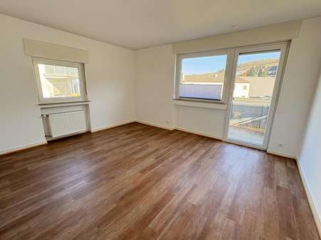 Wohnzimmer - Etagenwohnung in 54295 Trier mit 87m² kaufen