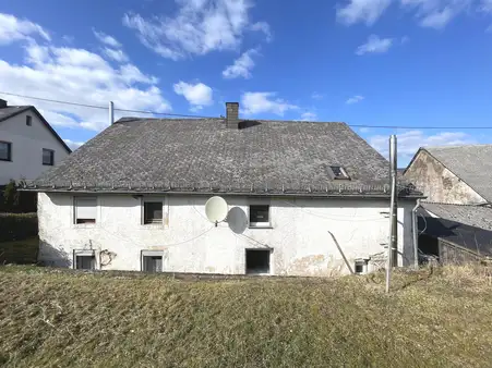 Teilrenoviertes Einfamilienhaus in Reinsfeld