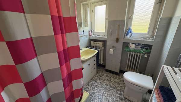 Tageslichtbad Erdgeschoss Tageslichtbad Erdgeschoss - Einfamilienhaus in 54439 Saarburg mit 170m² kaufen