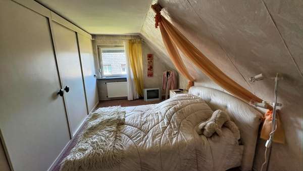 Schlafzimmer Haupthaus Schlafzimmer Haupthaus - Doppelhaushälfte in 54294 Trier mit 104m² kaufen