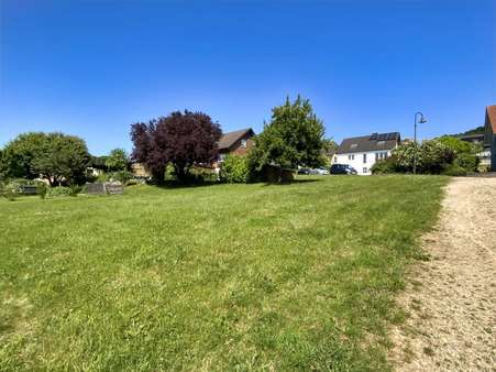Ansicht Hanglage - Grundstück in 54316 Schöndorf mit 678m² kaufen
