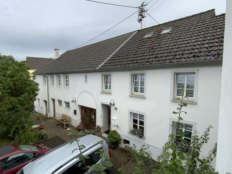 Haupthaus Haupthaus - Mehrfamilienhaus in 54316 Schöndorf mit 309m² als Kapitalanlage kaufen