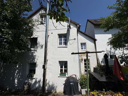 Seitenansicht Hauptgebäude Seitenansicht Hauptgebäude - Mehrfamilienhaus in 54316 Schöndorf mit 309m² als Kapitalanlage kaufen