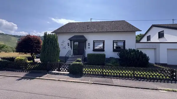 Traumlage in Schoden - Einfamilienhaus mit Potential