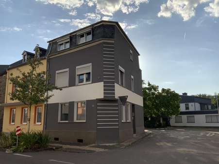 Straßenansicht Straßenansicht - Mehrfamilienhaus in 54329 Konz mit 147m² als Kapitalanlage kaufen