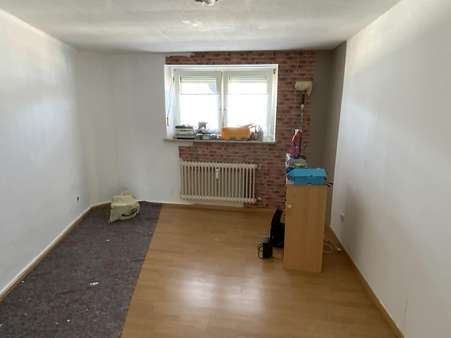 Schlafzimmer Dachgeschoss Schlafzimmer Dachgeschoss - Mehrfamilienhaus in 54329 Konz mit 147m² als Kapitalanlage kaufen