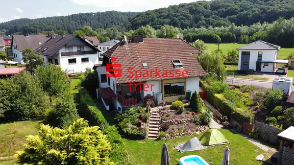 Familienparadies in Trassem – Einfamilienhaus mit idyllischem Grundstück