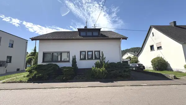 Ein- oder Zweifamilienhaus in Beurig