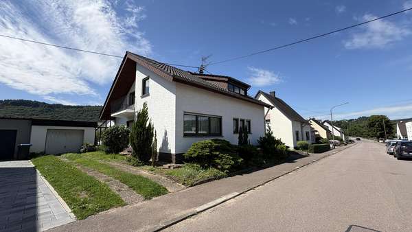 Hausansicht Hausansicht - Einfamilienhaus in 54439 Saarburg mit 146m² kaufen