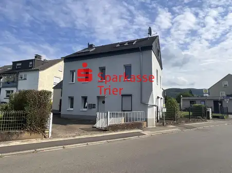 Freistehendes Einfamilienhaus mit schönem und sonnigen Grundstück