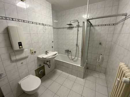 Badezimmer - Etagenwohnung in 54329 Konz mit 81m² kaufen