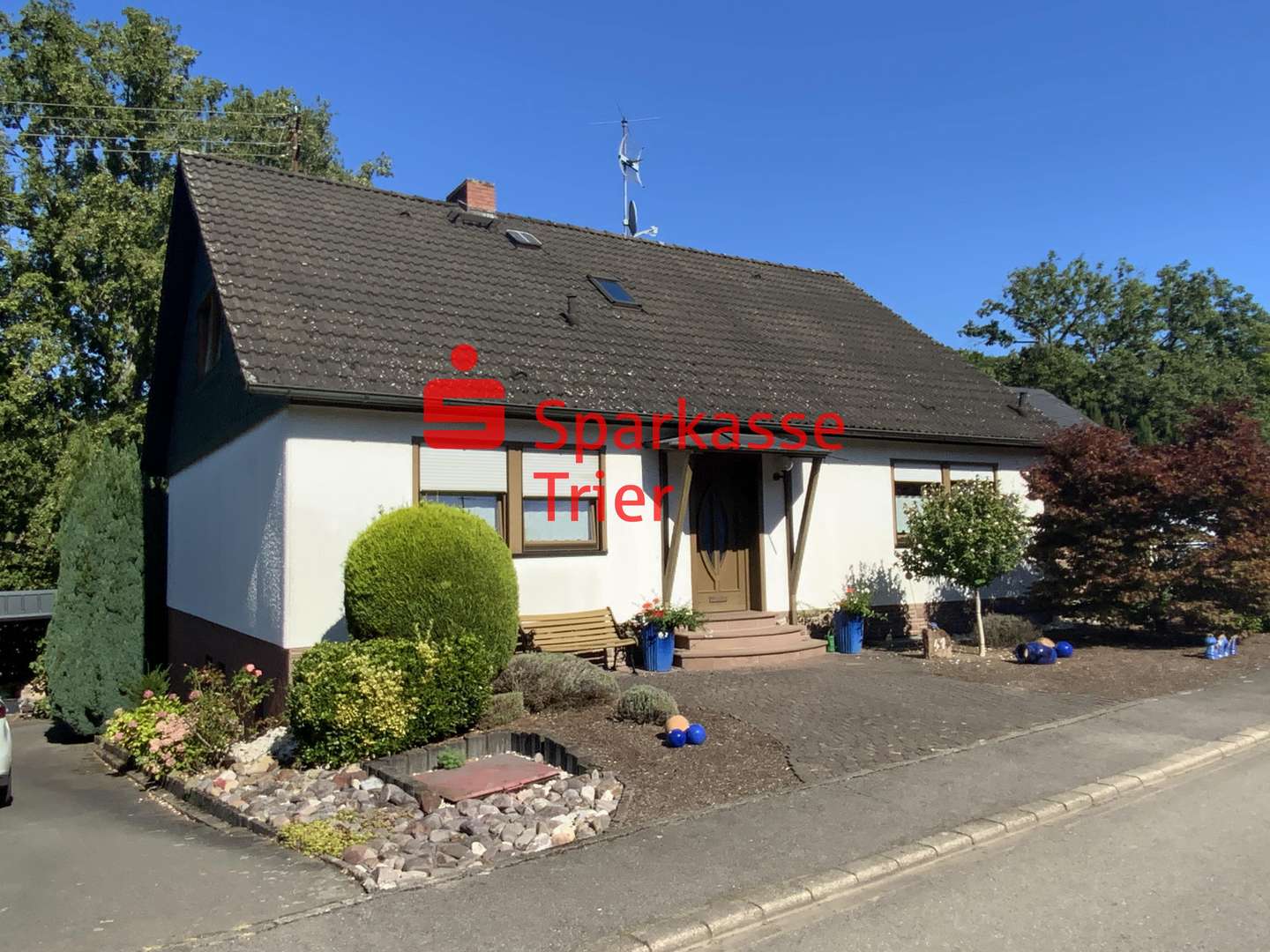 Seitenansicht Seitenansicht - Einfamilienhaus in 54459 Wiltingen mit 240m² kaufen