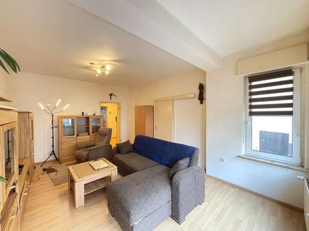 Wohnzimmer - Erdgeschosswohnung in 54293 Trier mit 68m² kaufen
