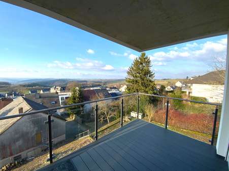 Blick vom Balkon - Etagenwohnung in 54317 Osburg mit 82m² kaufen