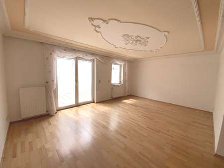 Wohnzimmer - Einfamilienhaus in 54293 Trier mit 120m² kaufen