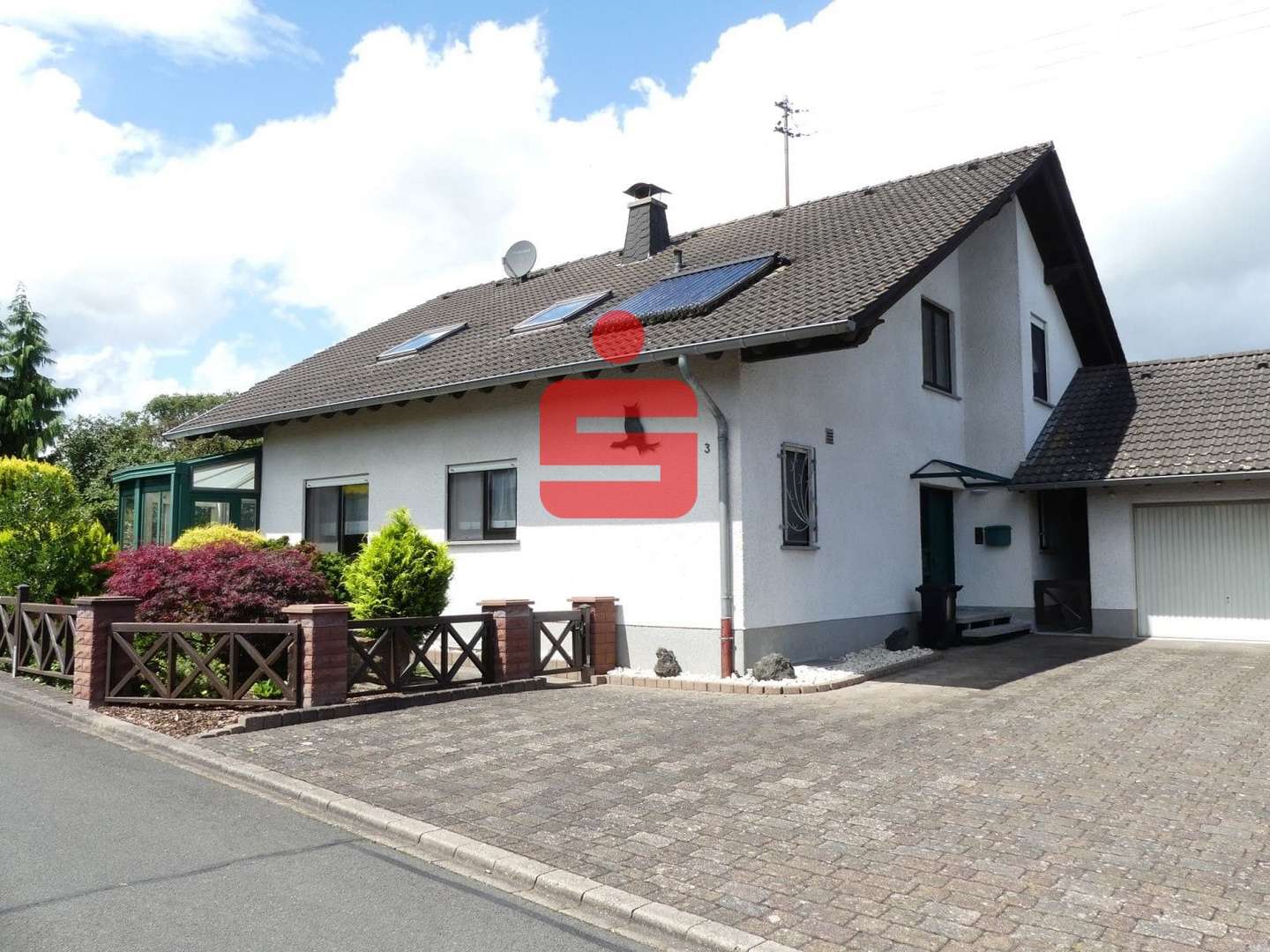 Vorderansicht - Zweifamilienhaus in 54634 Bitburg mit 269m² kaufen