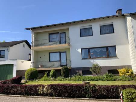 Strassenansicht Strassenansicht - Doppelhaushälfte in 54595 Prüm mit 170m² kaufen