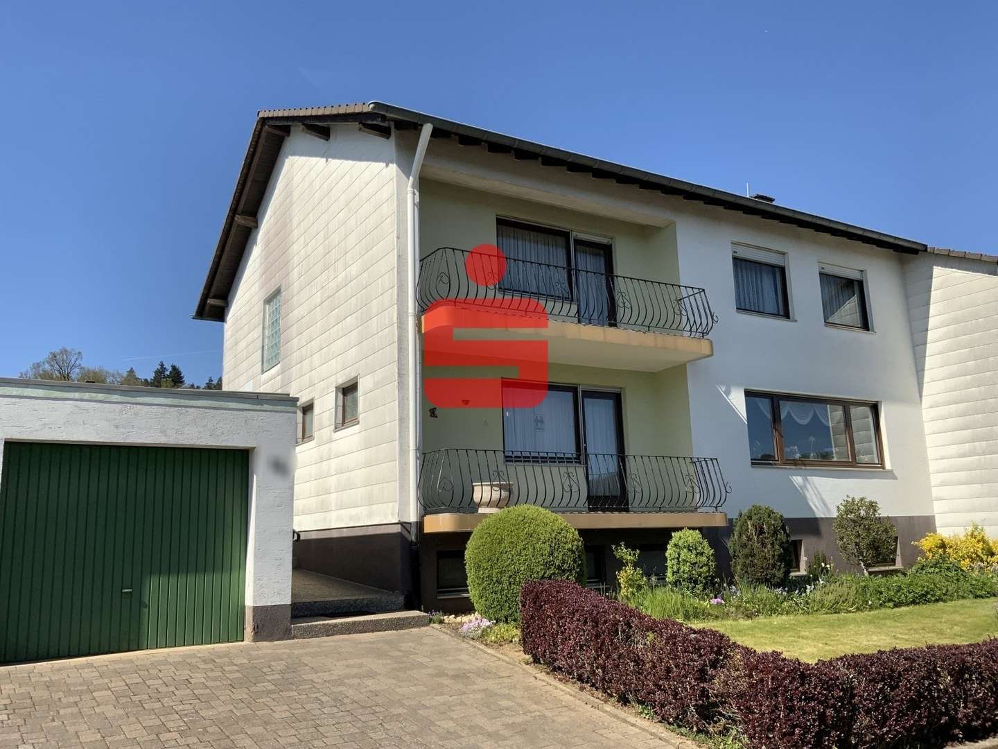 Strassenansicht Strassenansicht - Doppelhaushälfte in 54595 Prüm mit 170m² kaufen