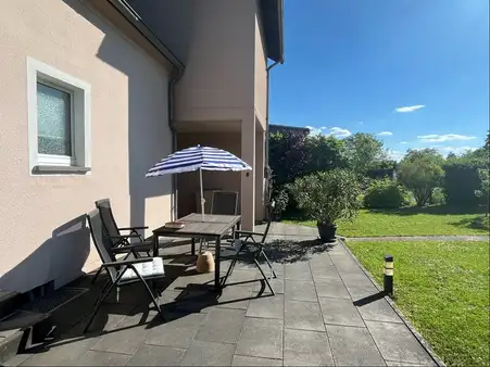 Familienfreundliches Einfamilienhaus mit Garten und Garage