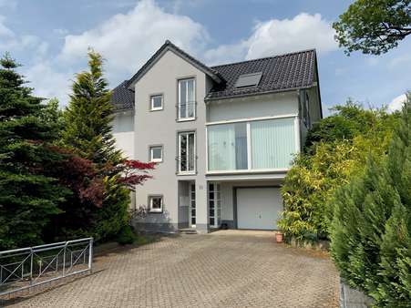 Strassenansicht Strassenansicht - Mehrfamilienhaus in 54597 Neuheilenbach mit 168m² kaufen