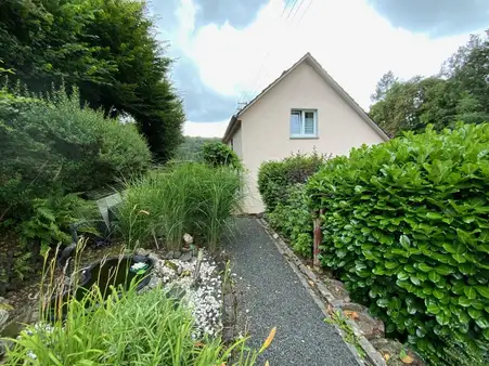 Einfamilienhaus in erhöhter Ortsrandlage
