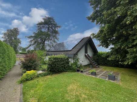 Garage / Rückseite Garage / Rückseite - Einfamilienhaus in 54673 Rodershausen mit 165m² kaufen