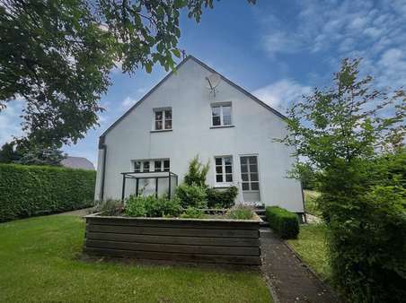 Rückansicht Rückansicht - Einfamilienhaus in 54673 Rodershausen mit 165m² kaufen