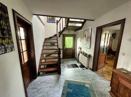 Diele / Treppenhaus Diele / Treppenhaus - Einfamilienhaus in 54673 Rodershausen mit 165m² kaufen
