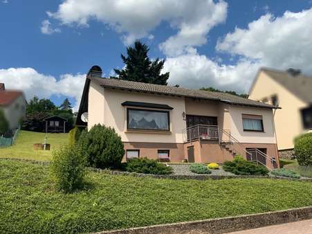 Strassenansicht - Einfamilienhaus in 54595 Prüm mit 99m² kaufen