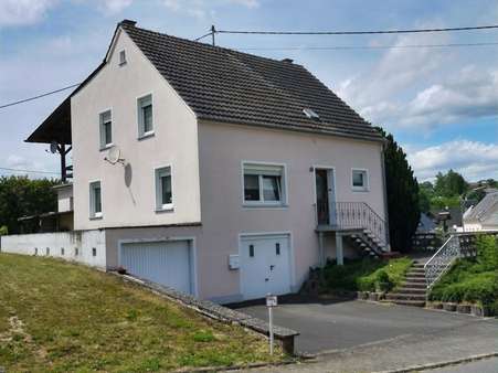 Straßenseite - Einfamilienhaus in 54634 Bitburg mit 144m² kaufen