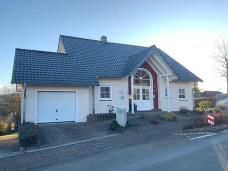 Strassenansicht - Einfamilienhaus in 54595 Prüm mit 197m² kaufen