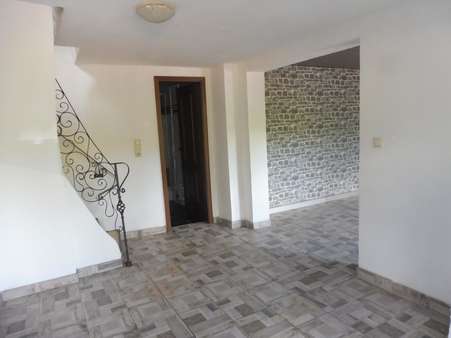Eingangsbereich Erdgeschoss - Einfamilienhaus in 54574 Birresborn mit 130m² kaufen