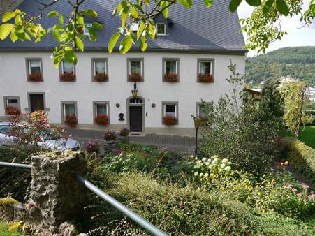 Haupthaus - Zweifamilienhaus in 54568 Gerolstein mit 240m² kaufen