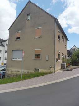 Vorder-/Seitenansicht - Einfamilienhaus in 54568 Gerolstein mit 125m² kaufen