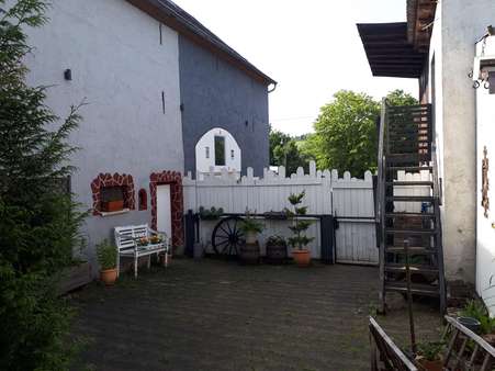Innenhof Innenhof - Zweifamilienhaus in 54578 Oberehe-Stroheich mit 220m² kaufen