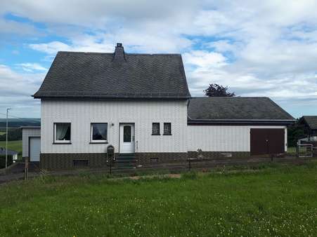 Vorderansicht Vorderansicht - Einfamilienhaus in 54586 Schüller mit 130m² kaufen