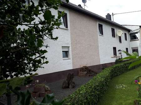 Rückseite - Zweifamilienhaus in 54570 Neroth mit 268m² als Kapitalanlage kaufen