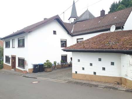 Straßenansicht - Zweifamilienhaus in 54568 Gerolstein mit 192m² kaufen