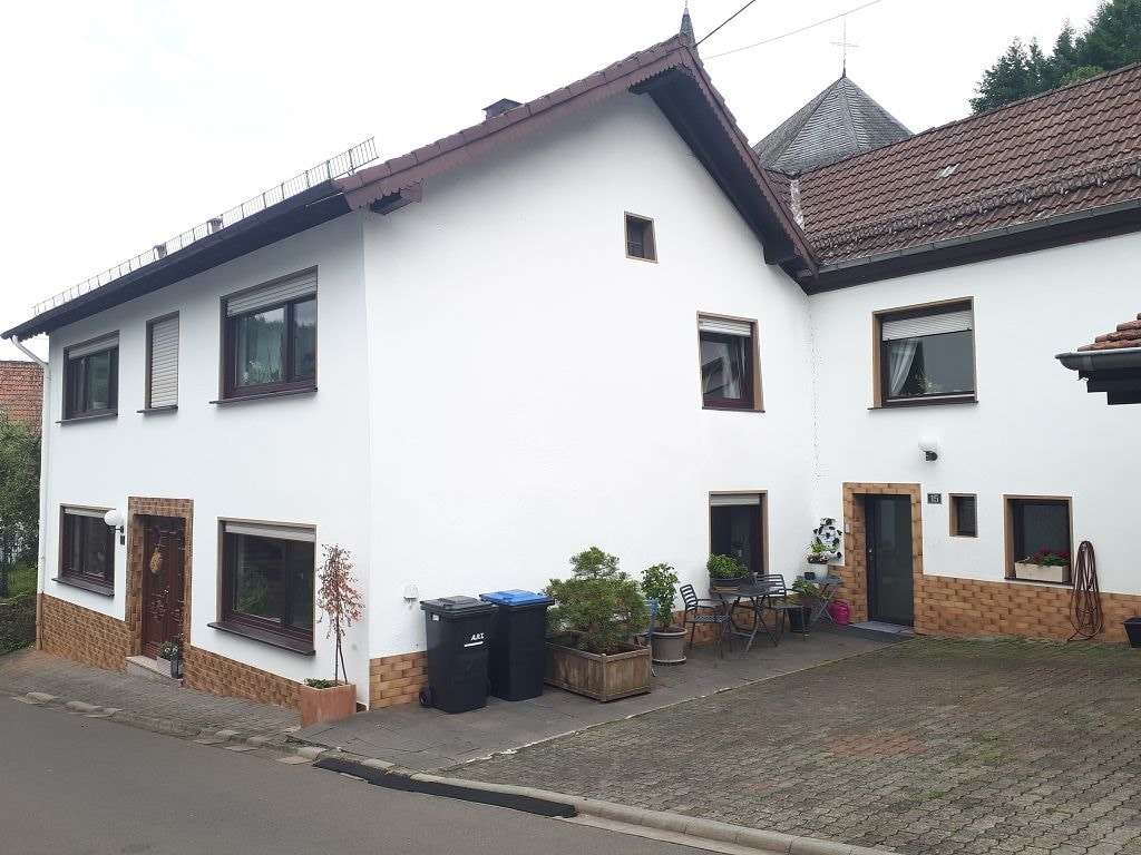 Straßenansicht - Zweifamilienhaus in 54568 Gerolstein mit 192m² kaufen