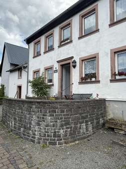 Hauseingangsbereich - Einfamilienhaus in 54570 Hinterweiler mit 161m² kaufen